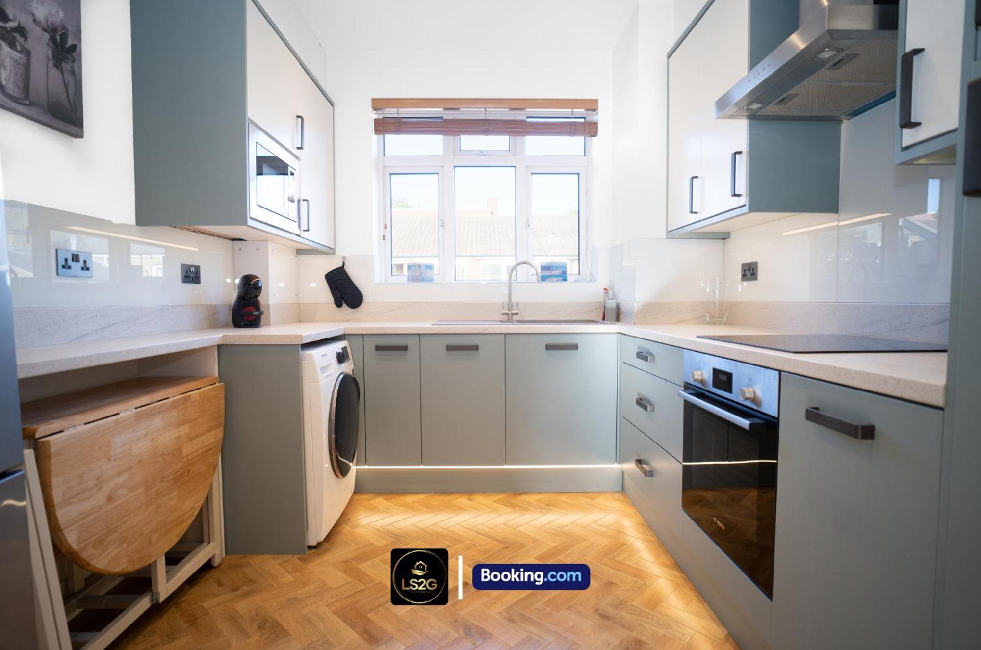 Amazing 3 Bedroom By Ls2g Short Lets & Serviced Greater With Free Wifi Apartamento *