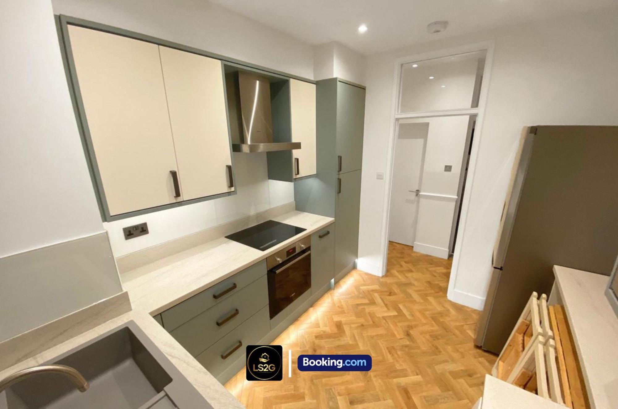 Amazing 3 Bedroom By Ls2g Short Lets & Serviced Greater With Free Wifi Apartamento *